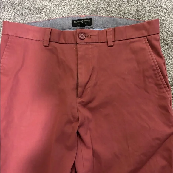 Banana Republic Aiden Chino coral color like new condition . Worn once. 32/32 - Picture 8 of 10